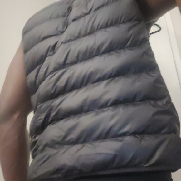 UNIQLO Sleeveless Jacket NEW – Black, Size Large - Picture 4 of 9